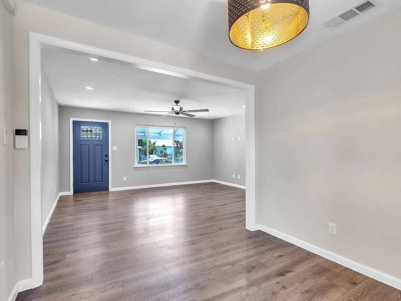 3 bed, 1211 sqft, $2,950 — Photo 4