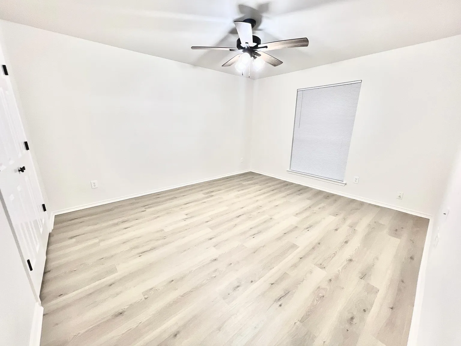 120 S McKown Ave — Photo 4