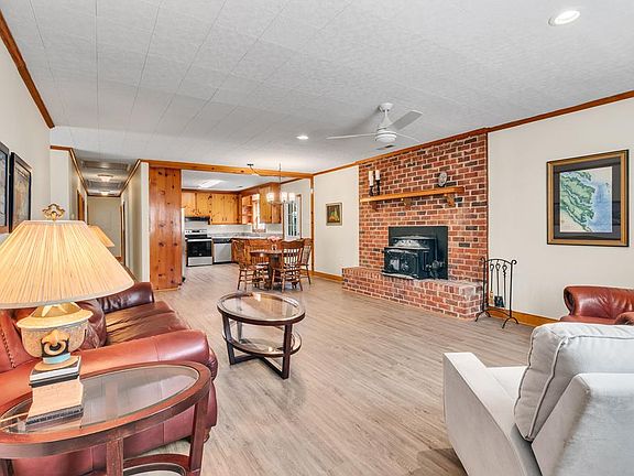 4th image of 239 Lane Rd