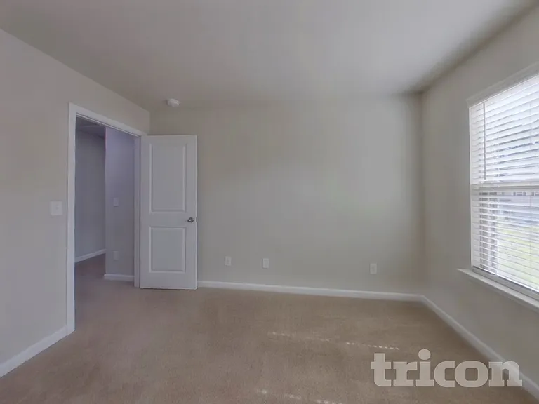 213 Spring Knoll Dr — Photo 13