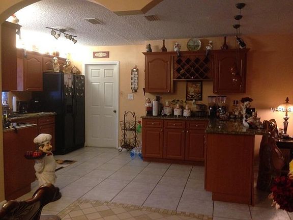 4th image of 8414 Woodhurst Dr