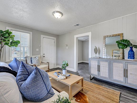 5th image of 1927 Iris St