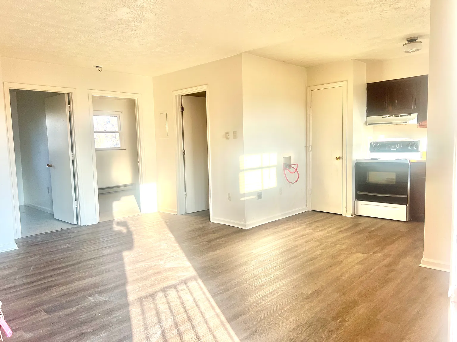 2 bed, 700 sqft, $700 — Photo 2