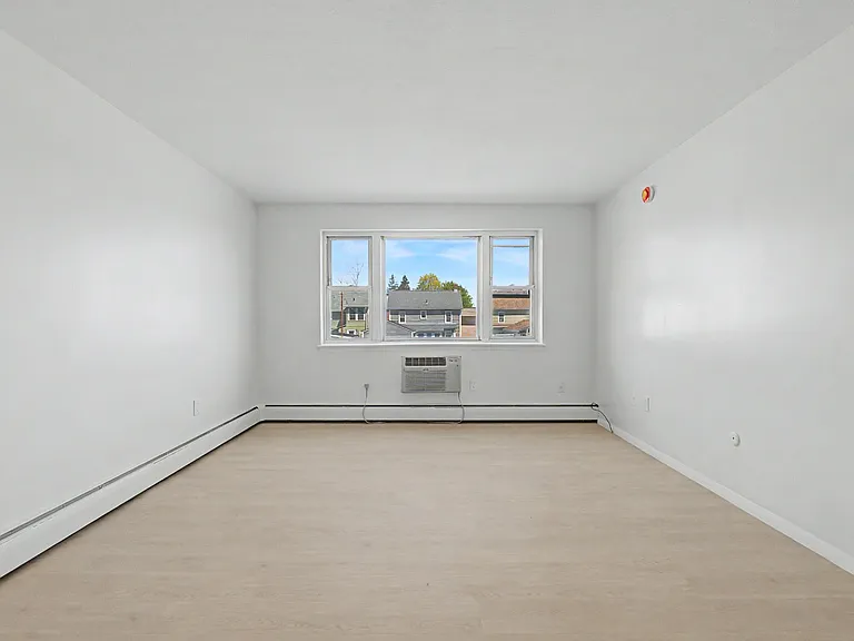 21A3B Spring St #B3 — Photo 12