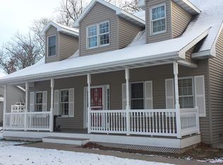 910 Brainerd Dr, Waupaca, WI 54981