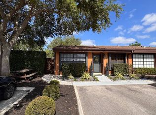 2381 Poinsetta Ct, Pembroke Pines, FL 33026