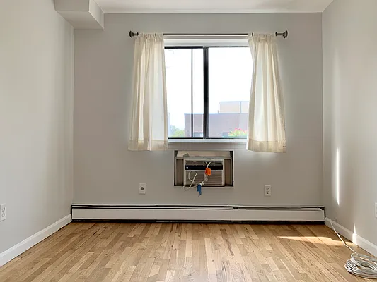 Rented by Garfield Realty  | media 34