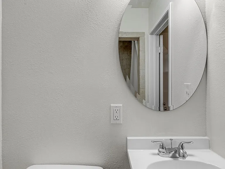 14616 Magnolia Blvd — Photo 9