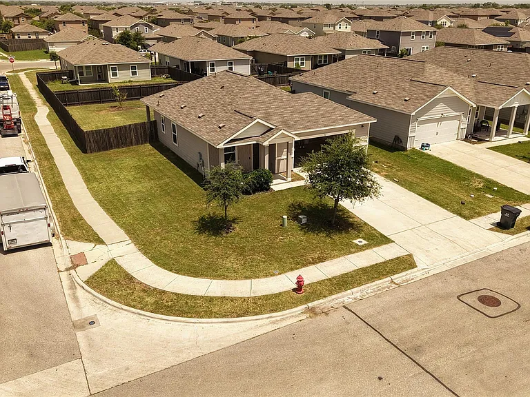 250 Seneca Loop — Photo 1