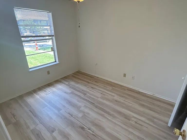 5510 Brookview Ct — Photo 6