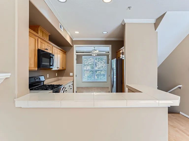 10175 NW Wilshire Ln — Photo 10