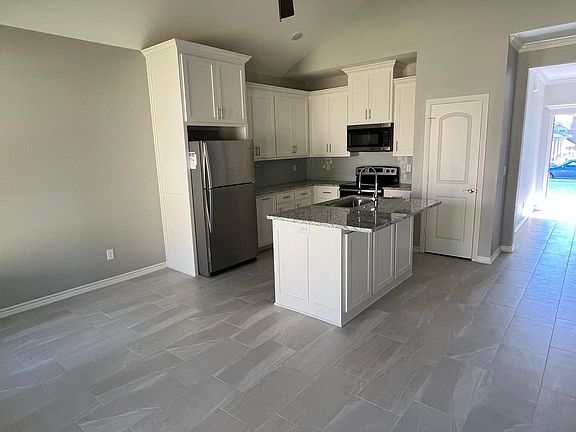 4th image of 308 Shahan St Unit A