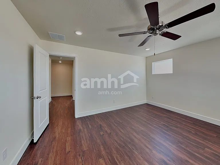 10032 W Raleigh St — Photo 10