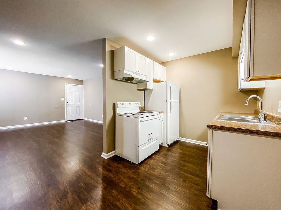 Windsor Square Apartments West 116 E 10th Ave Hutchinson KS Zillow