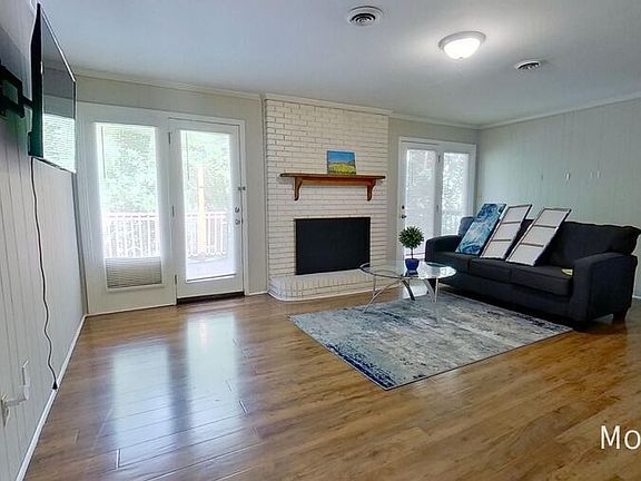 5th image of 4717 Carousel Dr