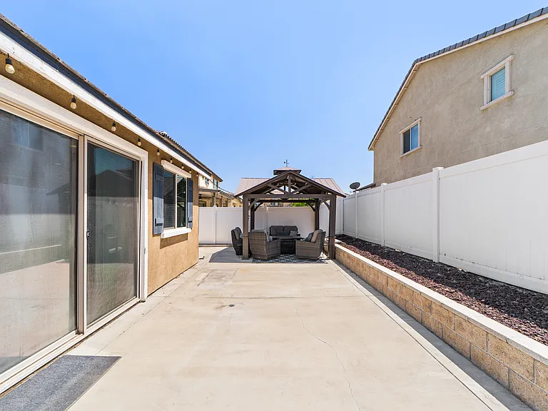 4825 Magnum Way — Photo 32