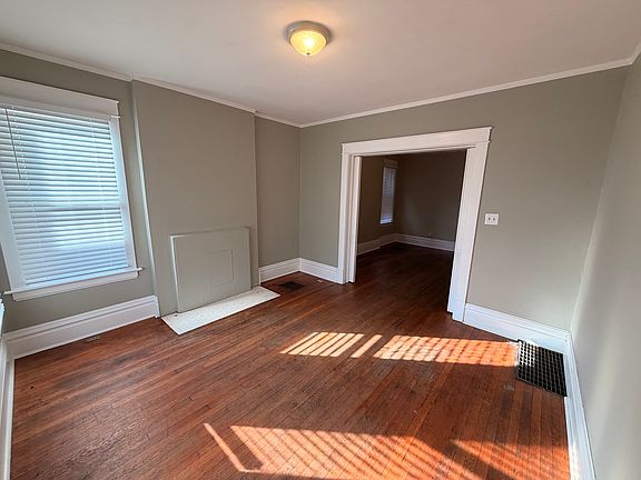 3rd image of 322 E 11th Ave