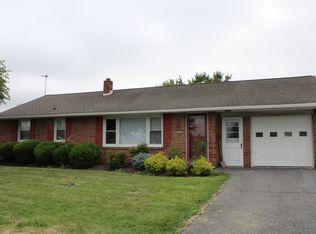 309 N Railroad Ave, New Holland, PA 17557
