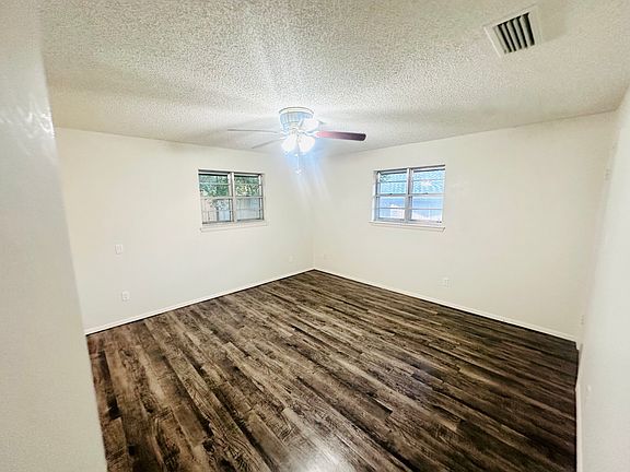 3rd image of 201 S Mockingbird Ln APT A