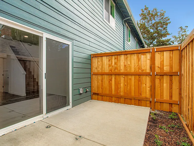 4465 SE 28th Pl — Photo 18