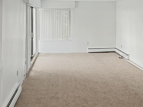 3rd image of 122 E 18th St #105