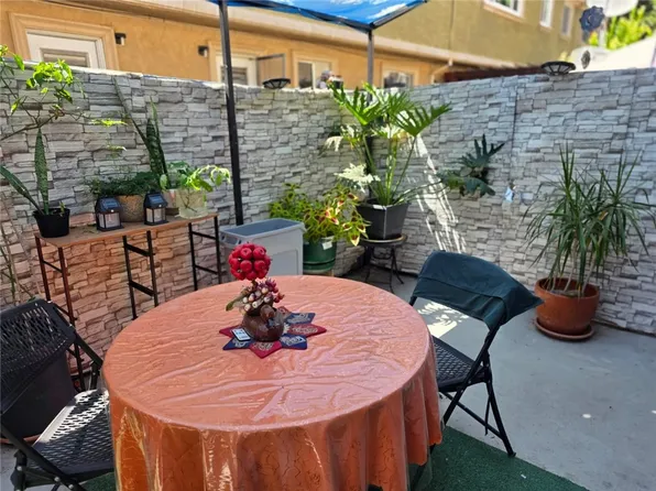 20146 Cohasset St Unit 11, Winnetka, CA 91306