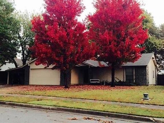 4th image of 8727 N 121st Ave E