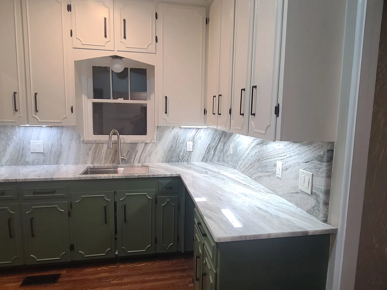 3 bed, 2033 sqft, $2,250 — Photo 2