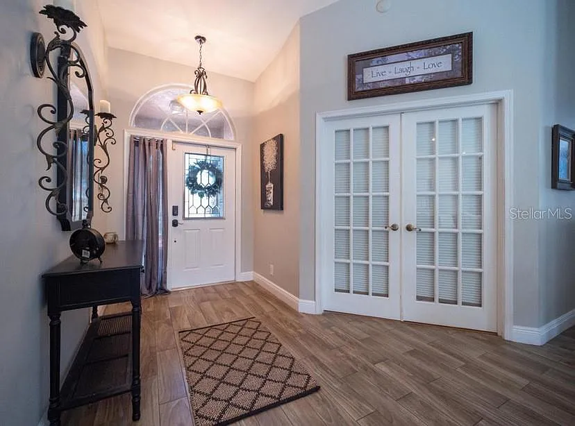 3 bed, 2.0 bath, 1869 sqft, $1,885 — Photo 3