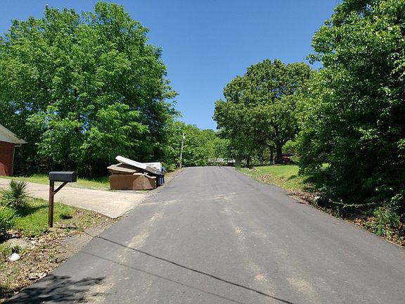 4th image of 107 N 8th St