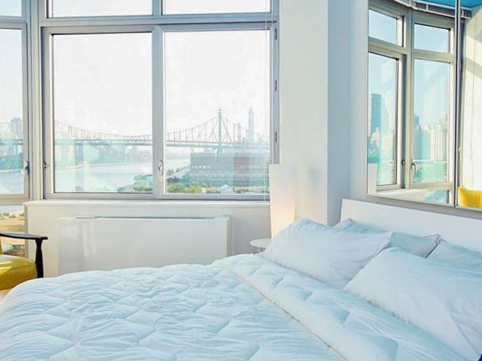 2nd image of 4545 Center Blvd #2906