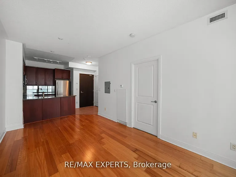 18 Yorkville Ave S #903 — Photo 7