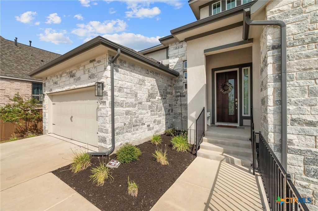 933 Donna Roland Ct, Leander, TX - View 4