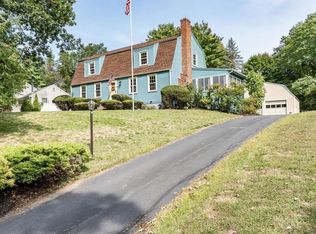 182 High St, Topsfield, MA 01983