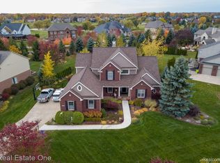 23933 Winged Foot Way, South Lyon, MI 48178