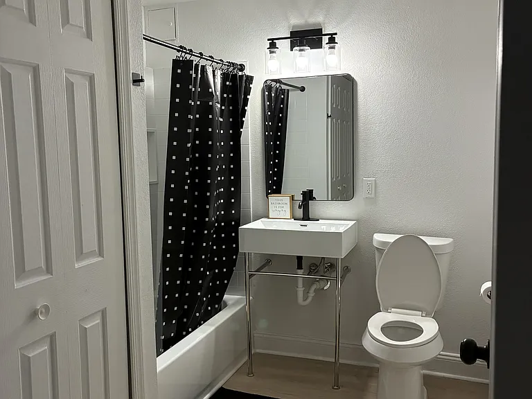 Museum Place Apartments — Photo 10