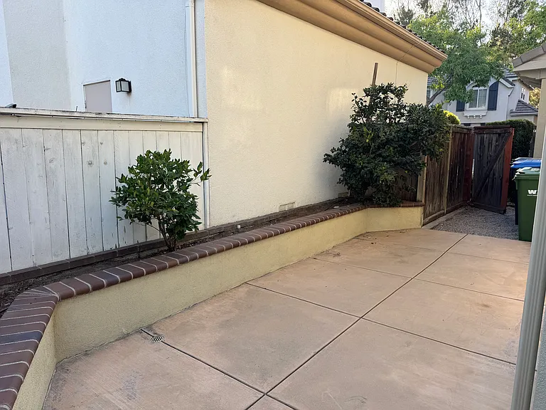 142 Cherrybrook Ln — Photo 22