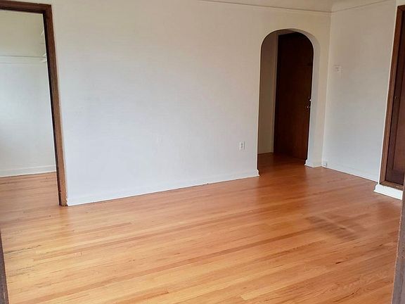 4th image of 8008 Greenwood Ave N #305