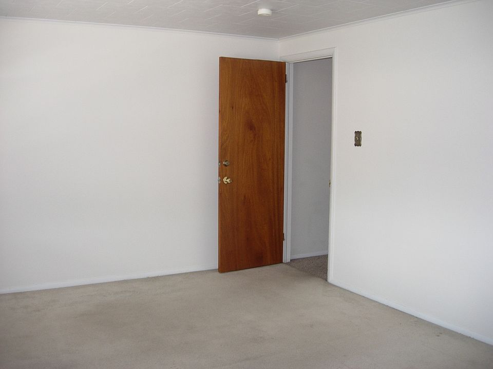 17 Hilbert Ct. Bedroom