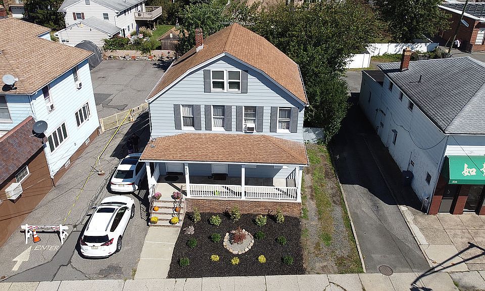 2nd image of 510 Saddle River Rd
