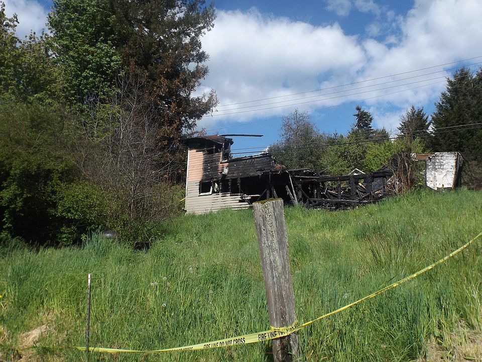 1st image of 807 NE 1st St