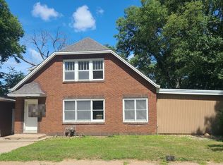 313 3rd Ave NE, Waverly, IA 50677