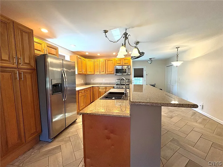 32 Walnut St — Photo 5