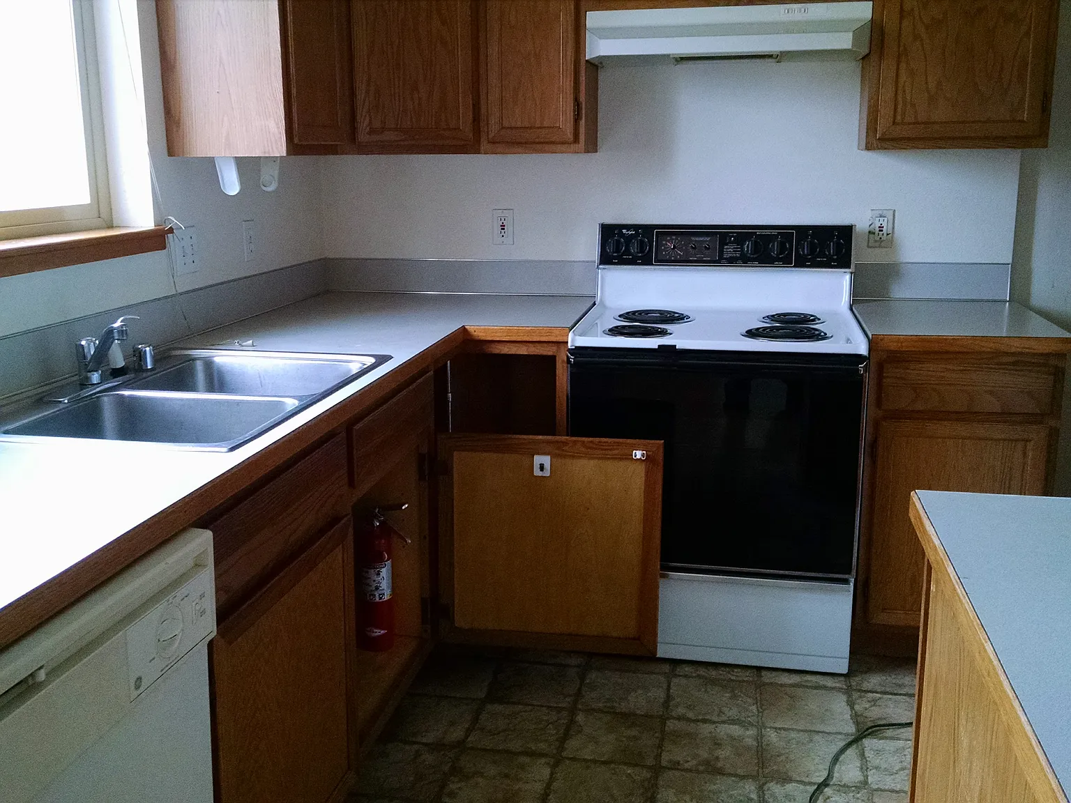 3 bed, 1.5 bath, 1200 sqft, $2,100 — Photo 4