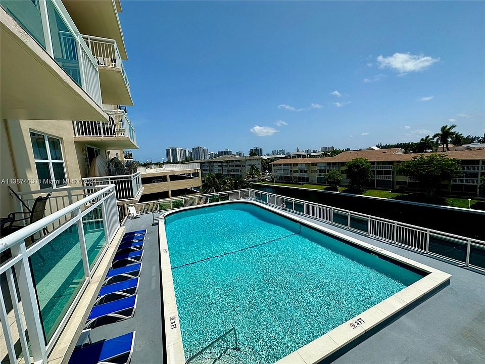 2nd image of 437 Golden Isles Dr APT 8J