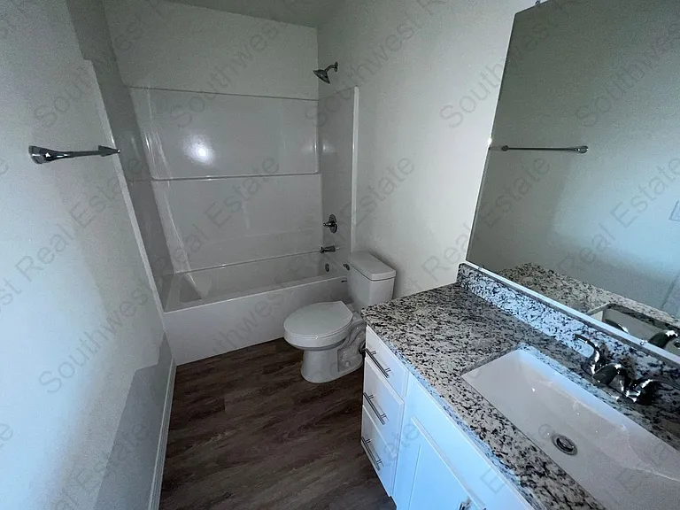 2121 Bobwhite Ct. — Photo 4