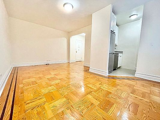 3rd image of 185 Claremont Ave APT 5C