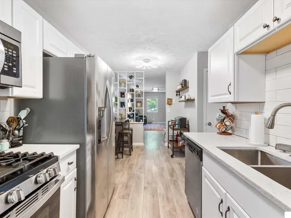 8813 Blondo St, Omaha, NE 68134