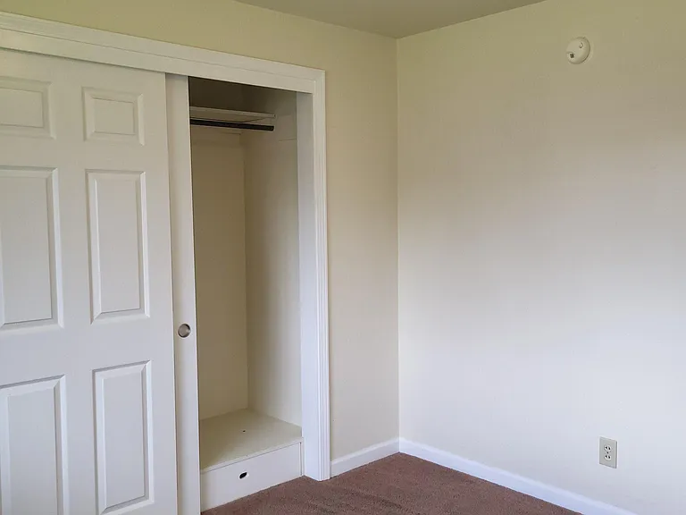 1585 Bogart Ln — Photo 35