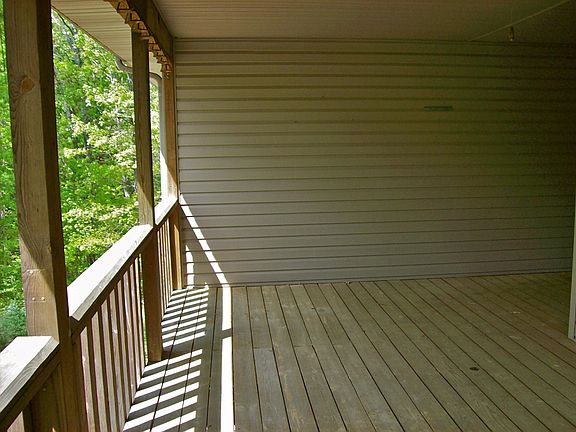 4th image of 8 Wickham Ln